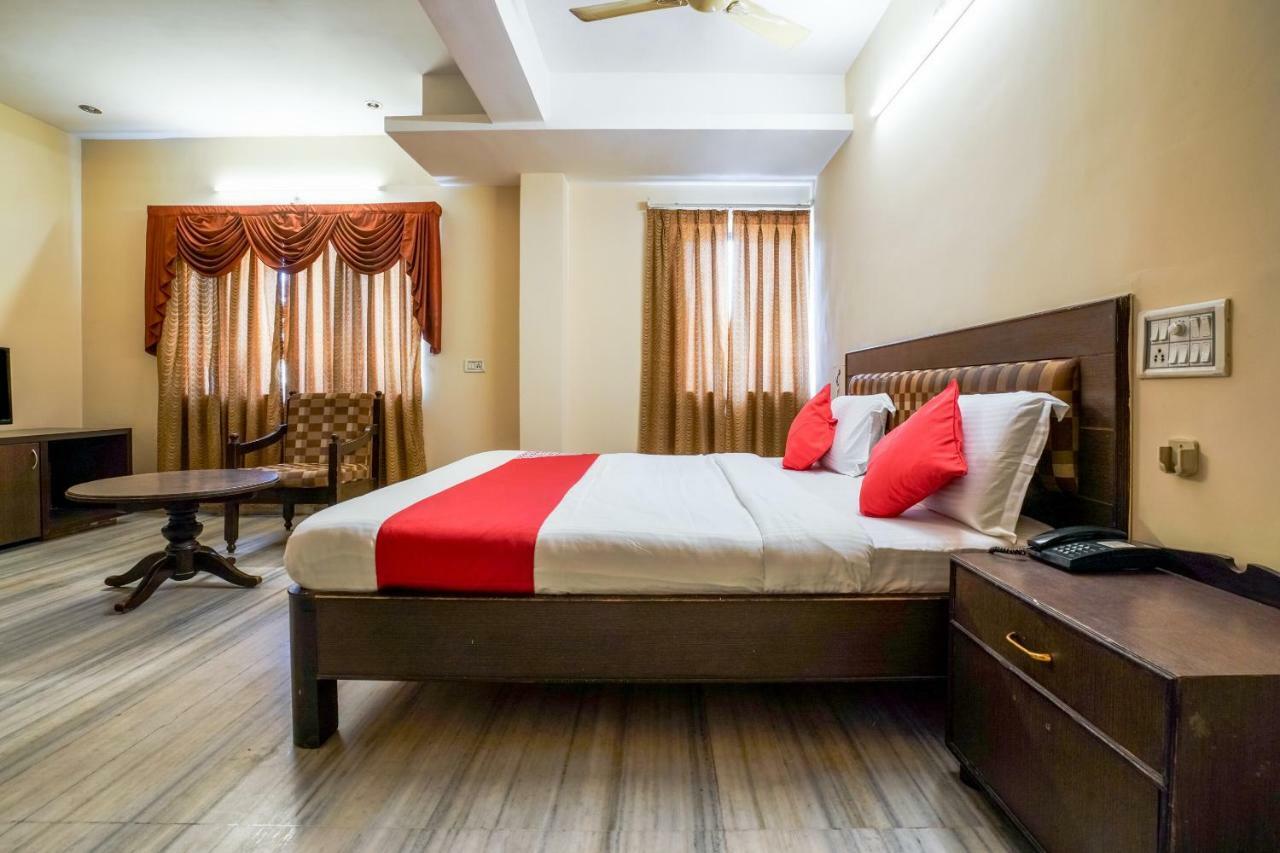 Oyo 18591 Samrat Hyderabad