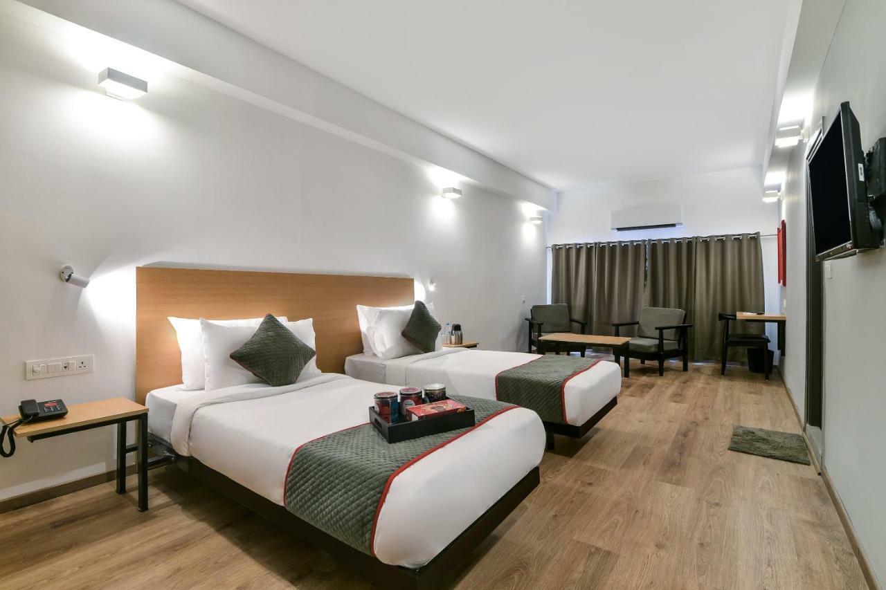 Oyo Townhouse 74 Nampally Hotel