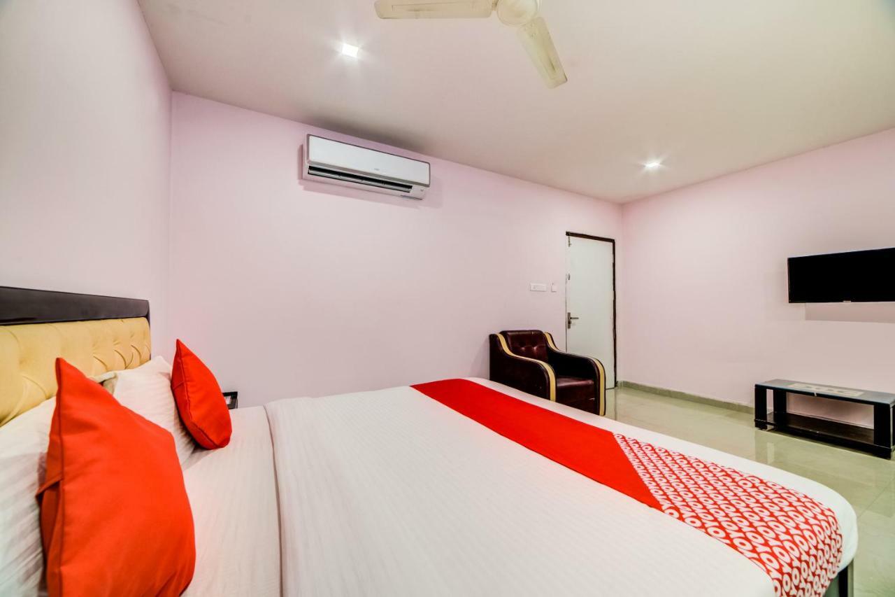 Hotel Oyo 11966 Grand Euro Park 3*