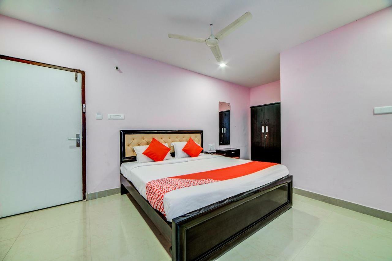 Oyo 11966 Grand Euro Park Hotel