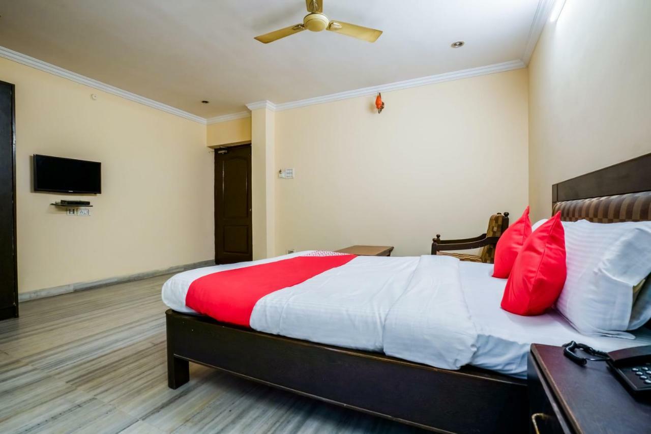 Oyo 18591 Samrat 3* Hyderabad