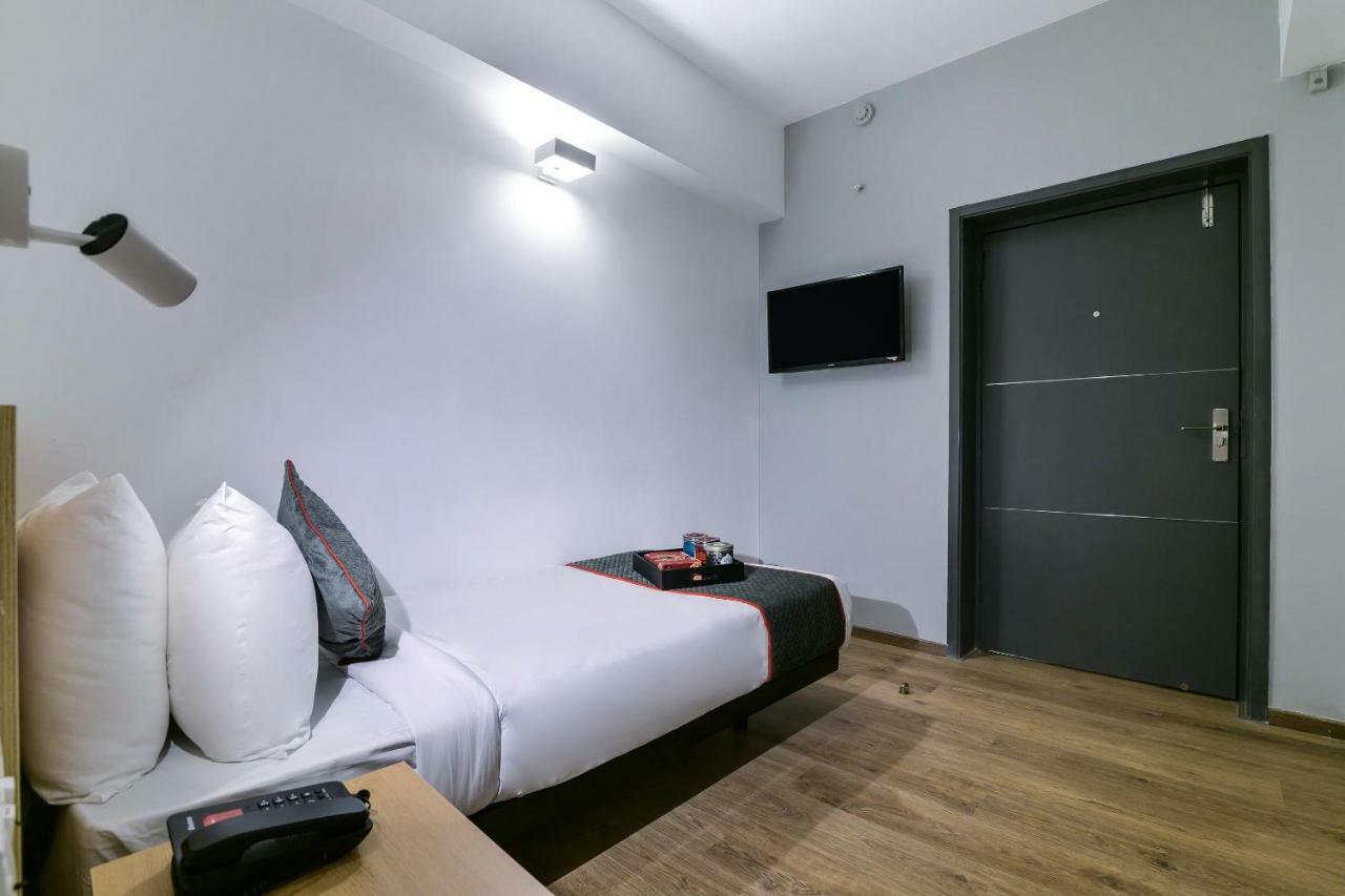 Hotel Oyo Townhouse 74 Nampally Hyderabad