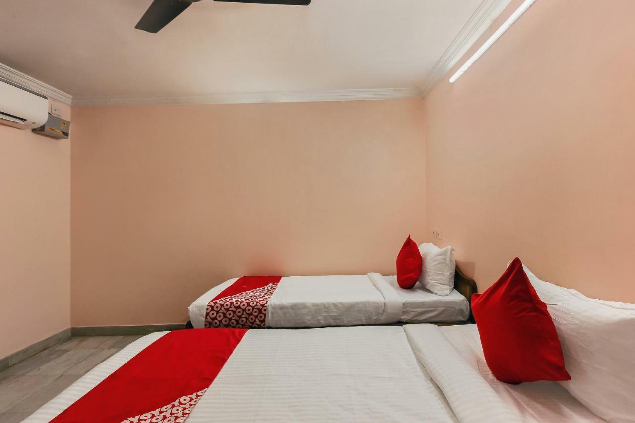 Hotel Oyo 23191 Flagship Raj Madan Ameerpet