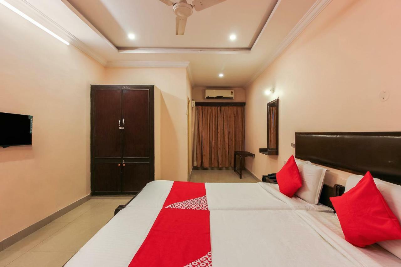 Oyo 18591 Samrat Hotel 3*
