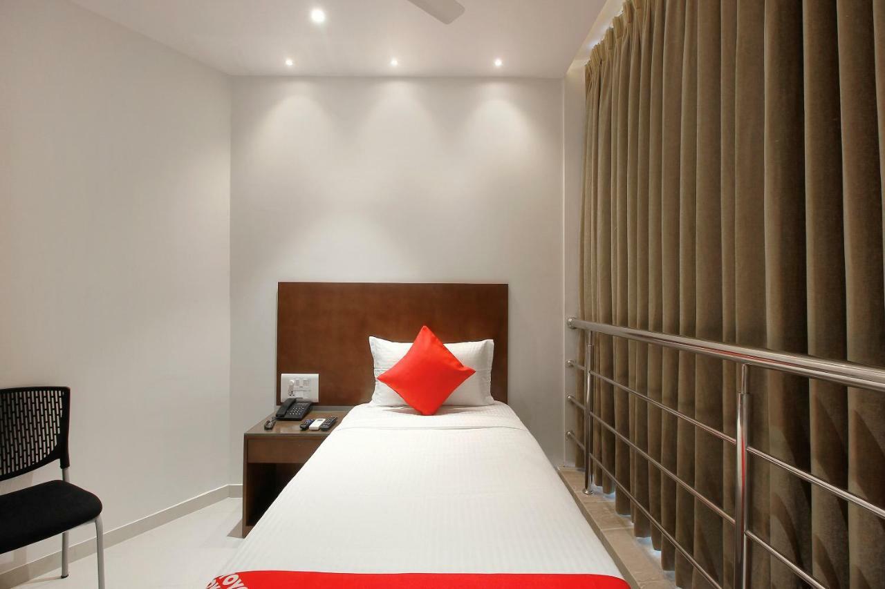 Collection O 24583 Sesha Grand 3* Hyderabad