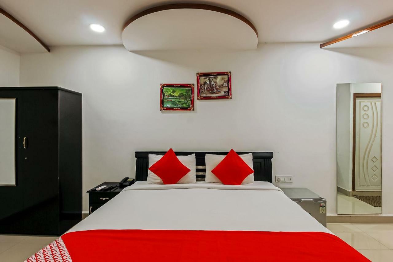 Hotel Oyo 13062 Kamala Residency-inn Hyderabad