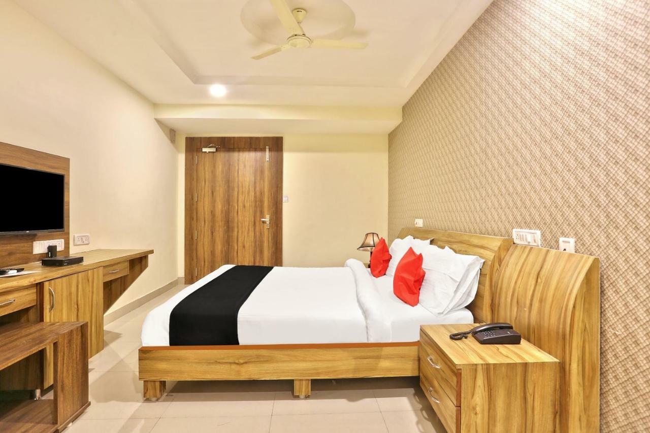 Capital O 15079 Navvada Regency 3*