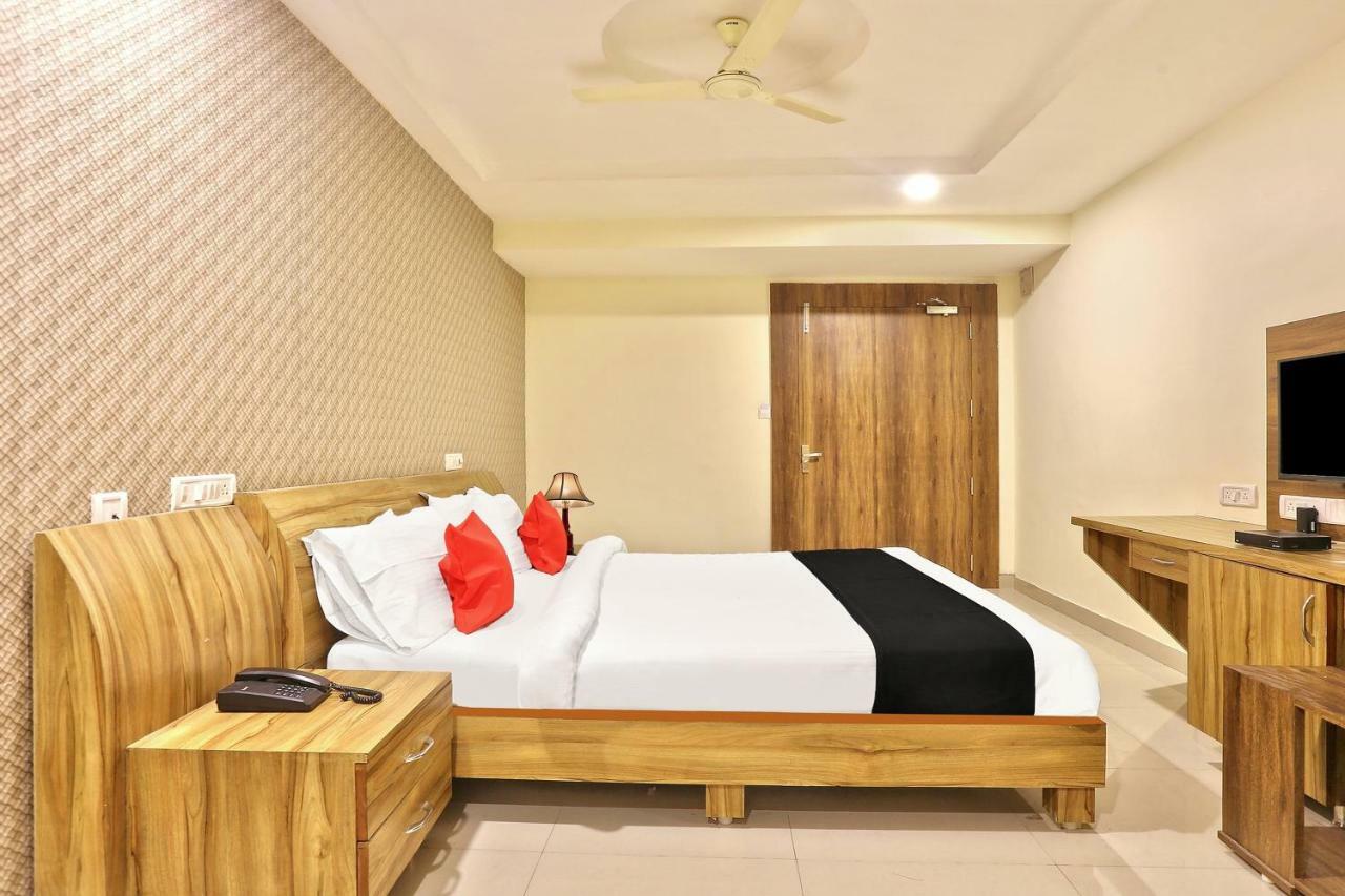 Capital O 15079 Navvada Regency Hotel
