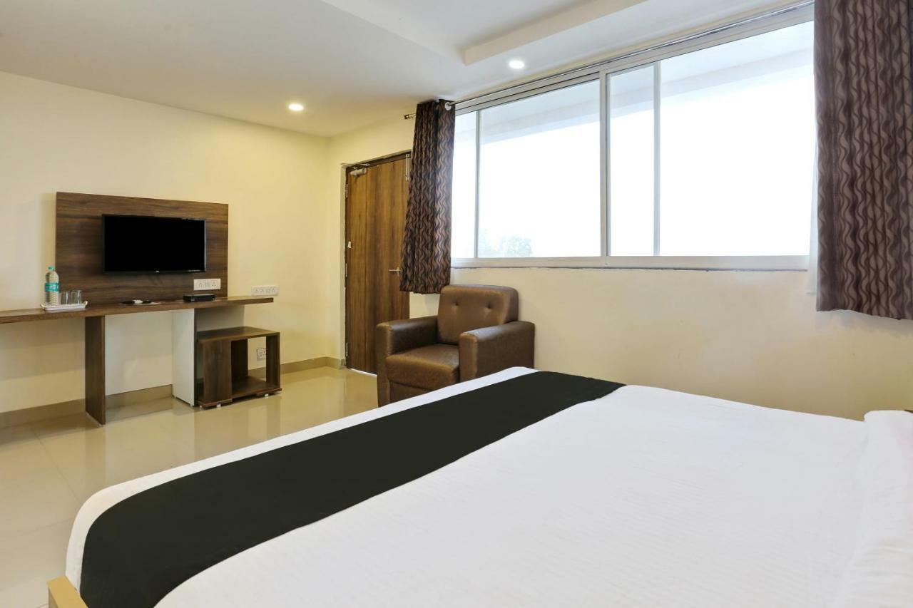 Capital O 15079 Navvada Regency 3*