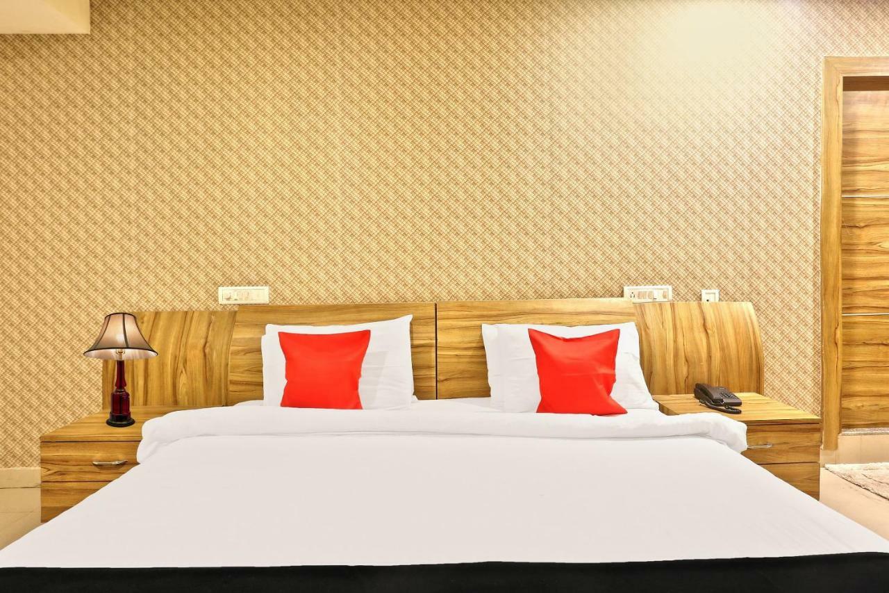Capital O 15079 Navvada Regency Hotel Hyderabad