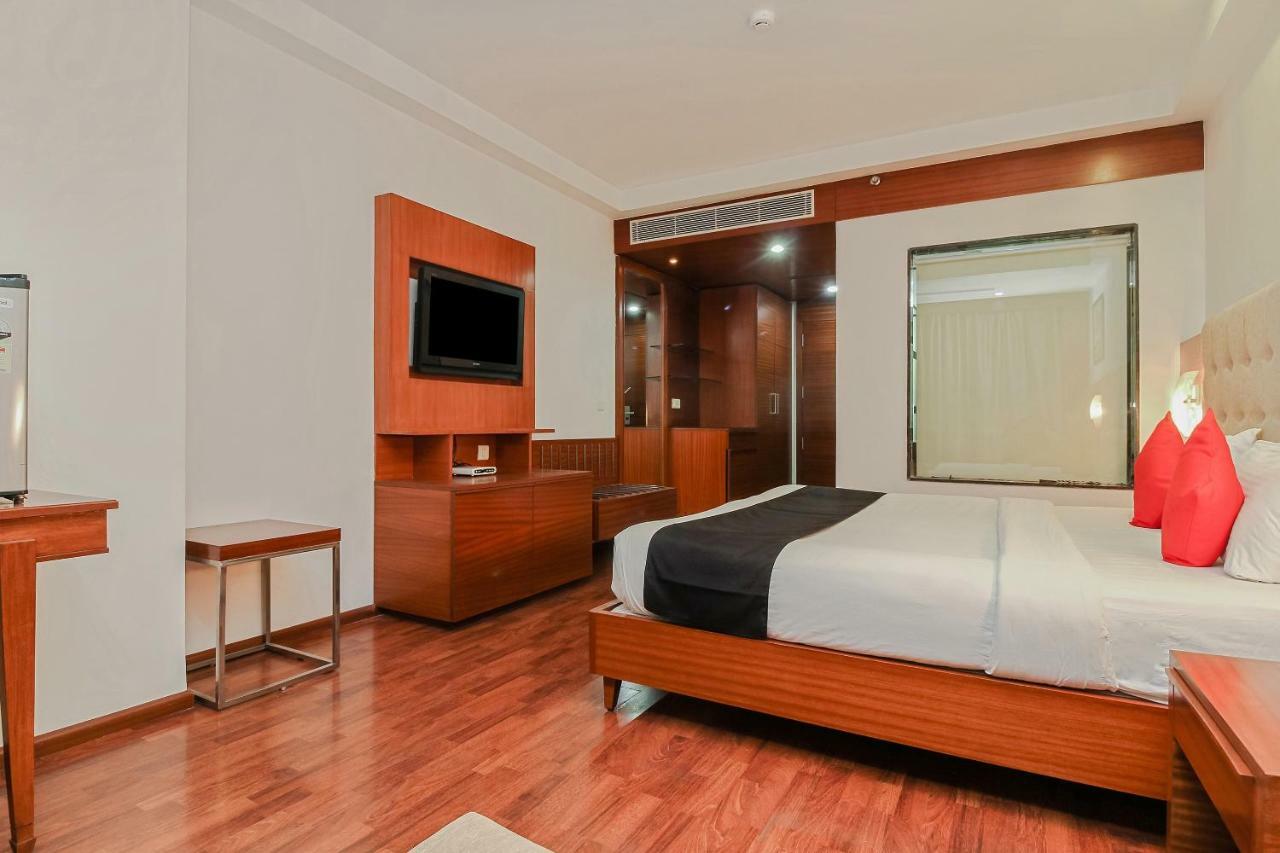 Capital O 35958 Lake View Hyderabad