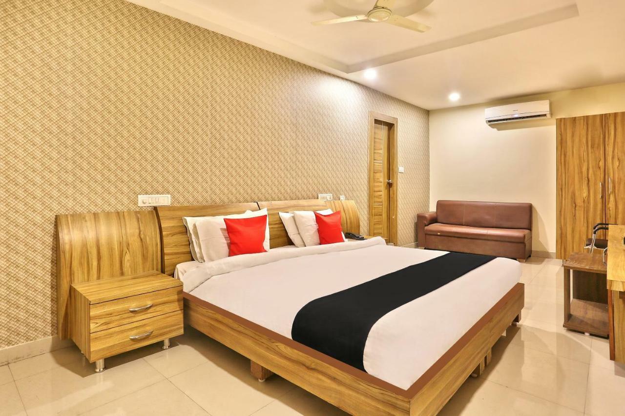 Hotel Capital O 15079 Navvada Regency