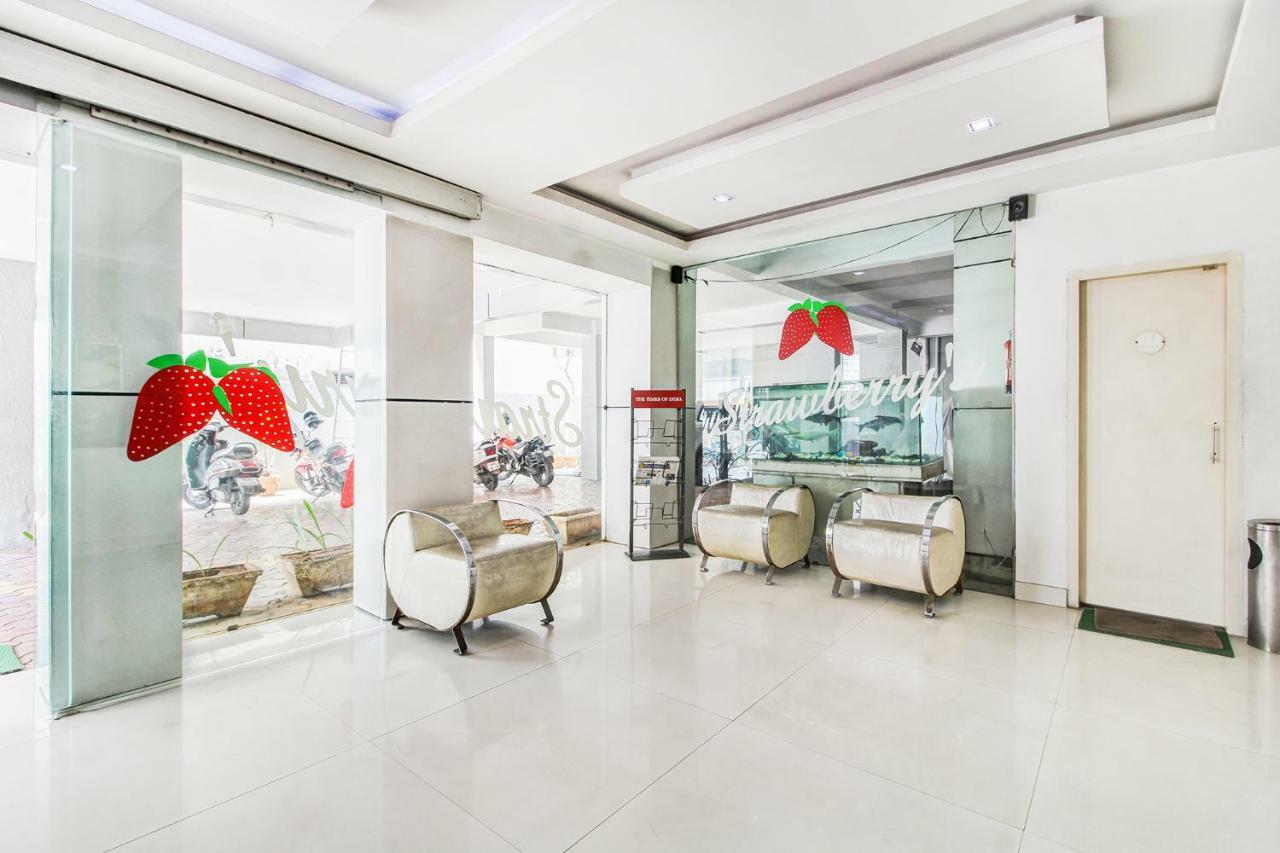 Fabhotel Strawberry