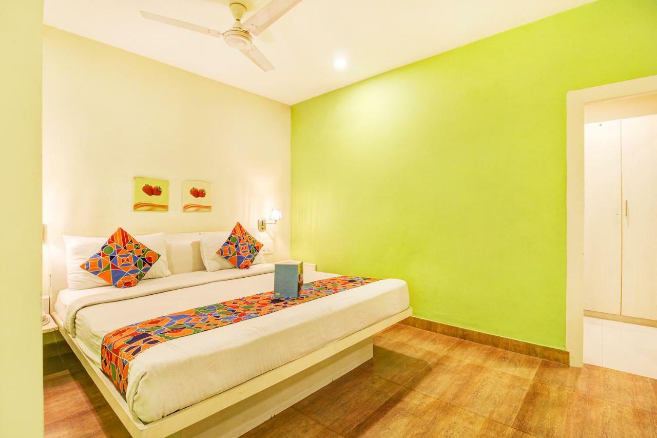 Fabhotel Strawberry Hotel