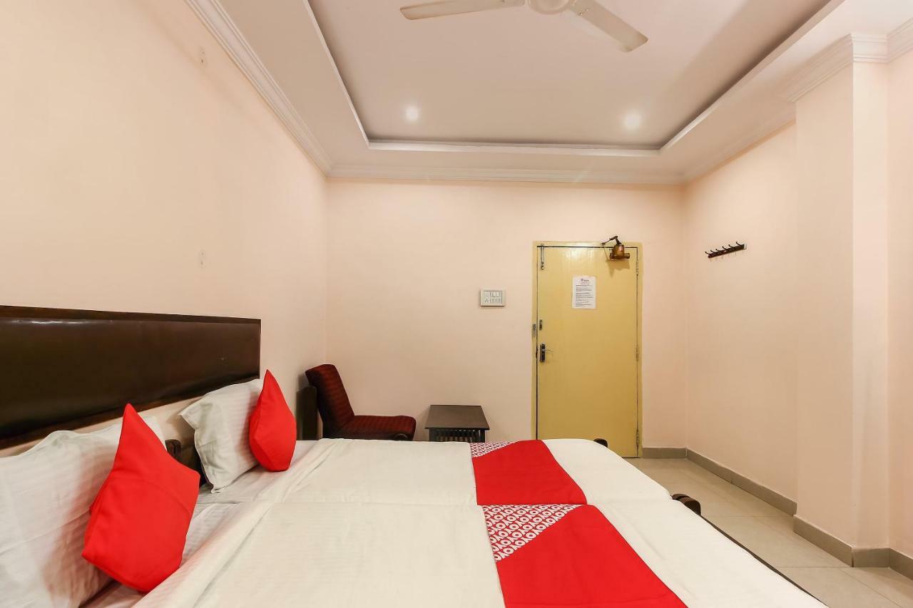 Hotel Oyo 18591 Samrat Hyderabad