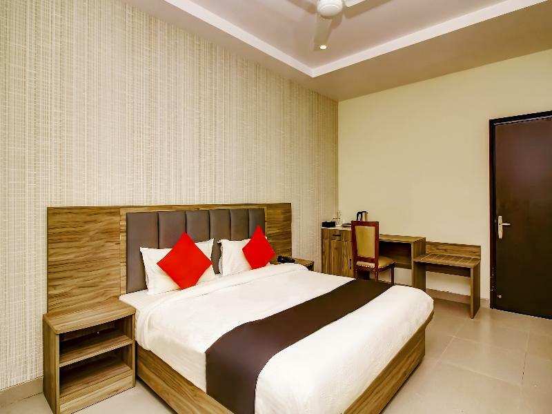 Capital O 28086 Sindhura Grand Hyderabad