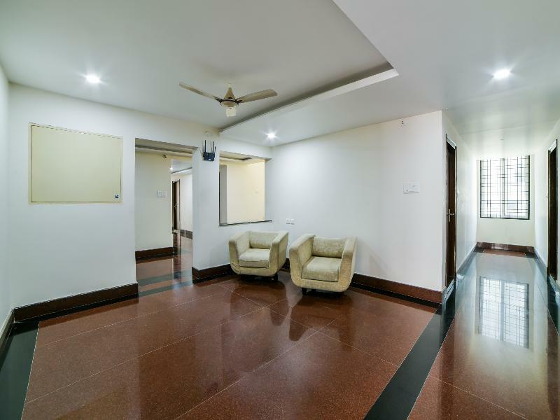 Oyo 23589 Crown Palace Hotel Hyderabad