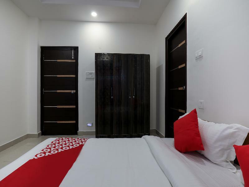 Oyo 28765 Stone 3* Hyderabad