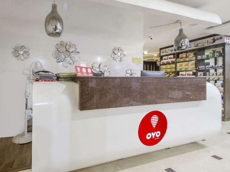 Townhouse Oak Rai Durg Hotel