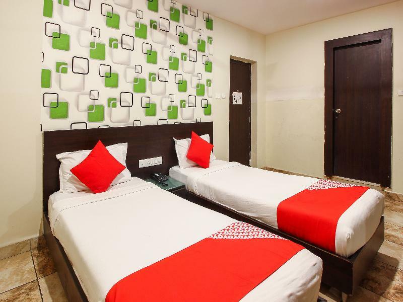 Vaccinated Staff - Capital O 18592 M Hotel 3*