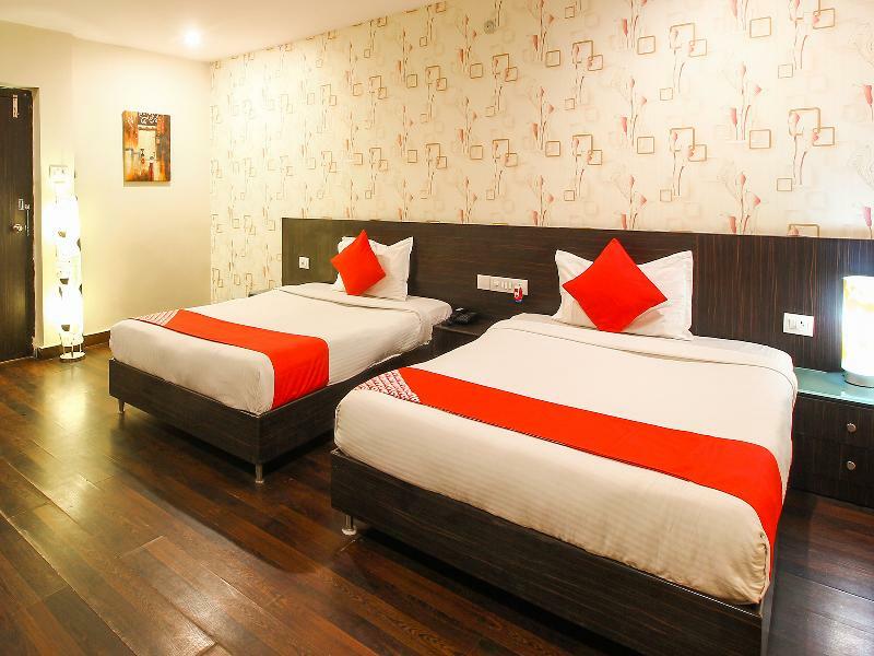 Vaccinated Staff - Capital O 18592 M Hotel 3*
