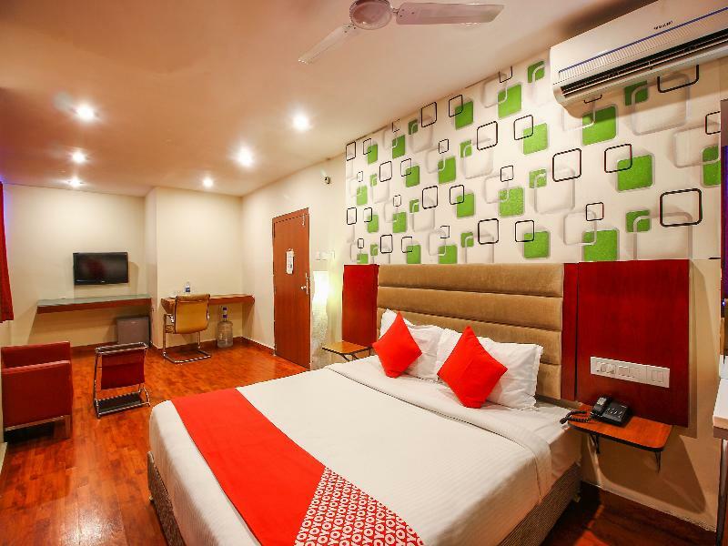 Hotel Vaccinated Staff - Capital O 18592 M Hyderabad