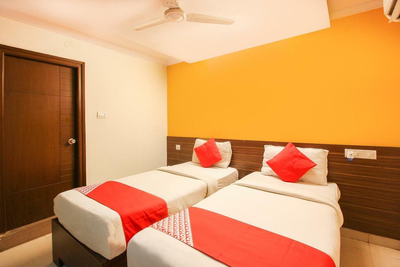 Oyo 17375 My Place Kondapur Hicc Hotel