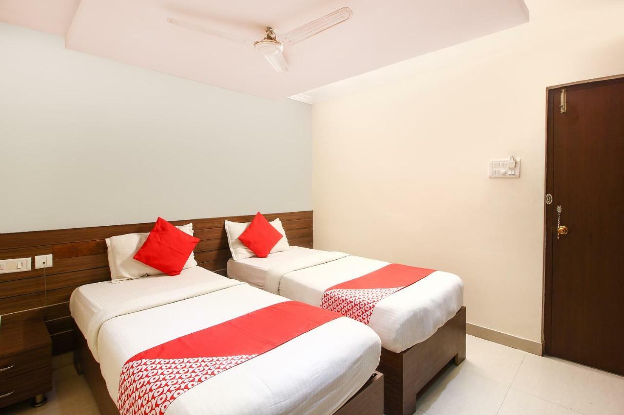 Hotel Oyo 17375 My Place Kondapur Hicc