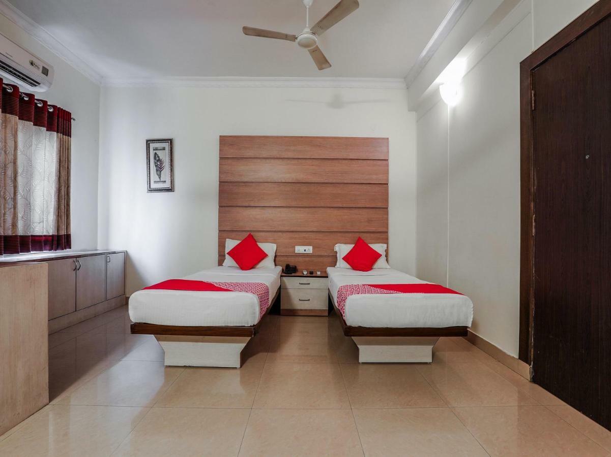 Oyo 6422 Luxor Park Apartment Hyderabad