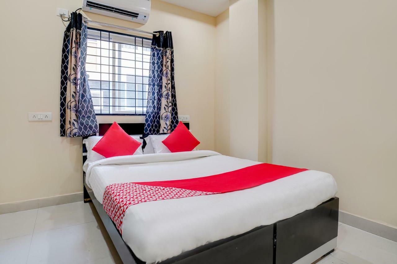 Oyo 46419 Moon Light Hospitality Hotel Hyderabad