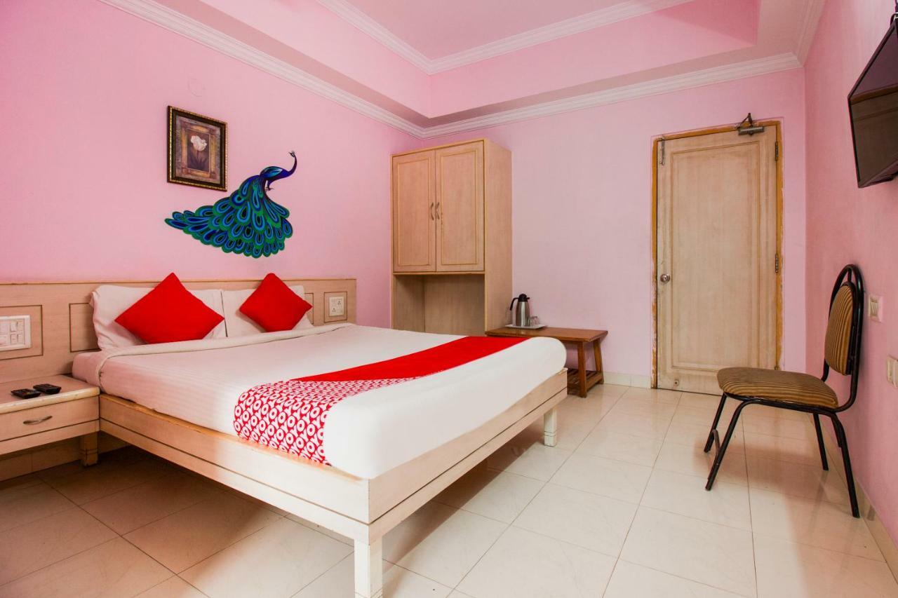 Hotel Fabexpress Manny's Palace