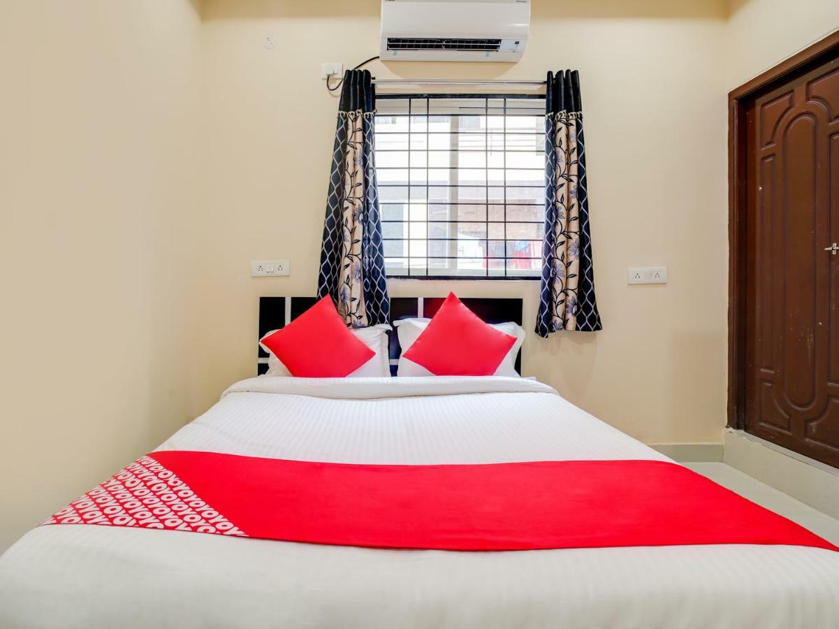Oyo 46419 Moon Light Hospitality Hotel