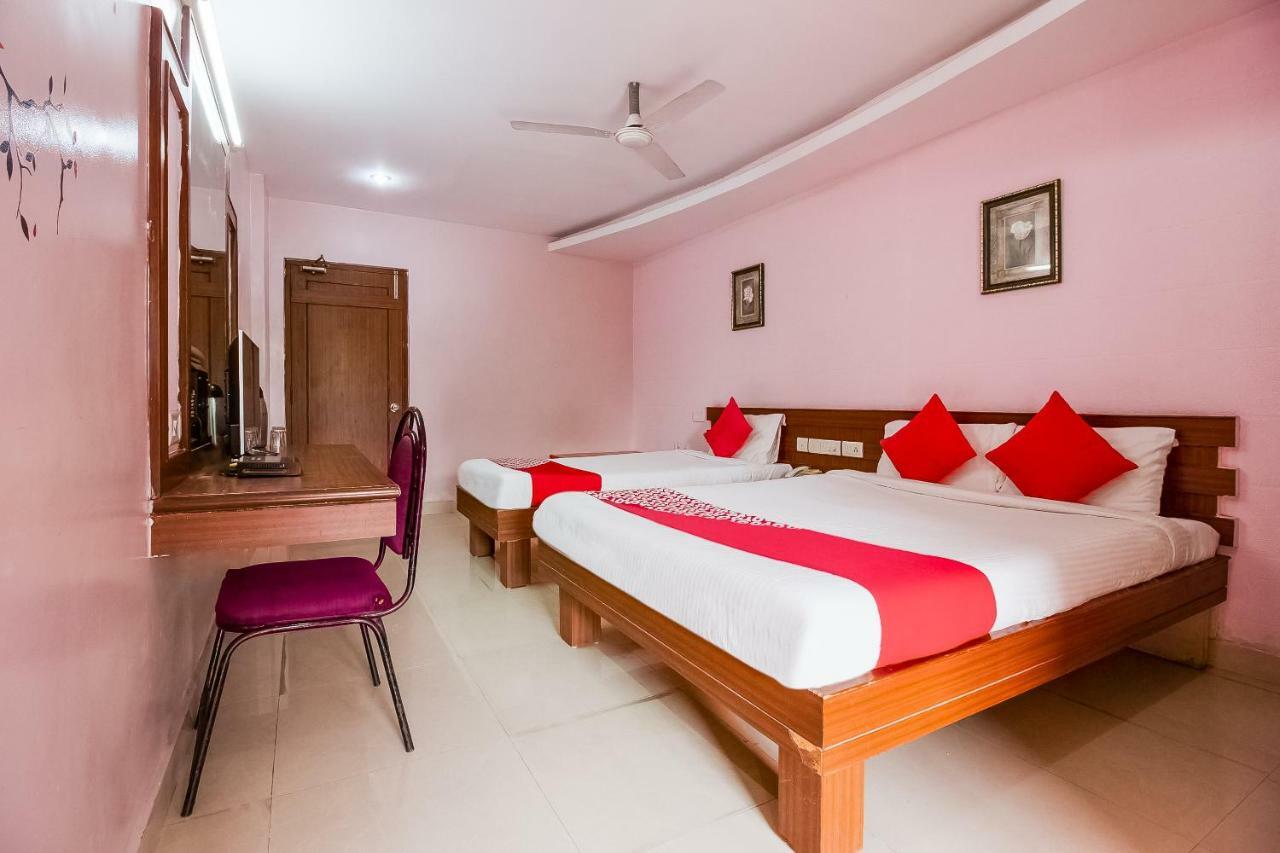 Hotel Fabexpress Manny's Palace