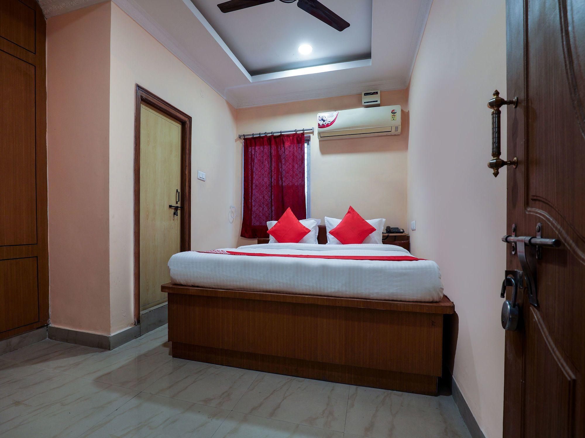 Oyo 14116 Sri Venkata Balaji Residency Hotel Hyderabad