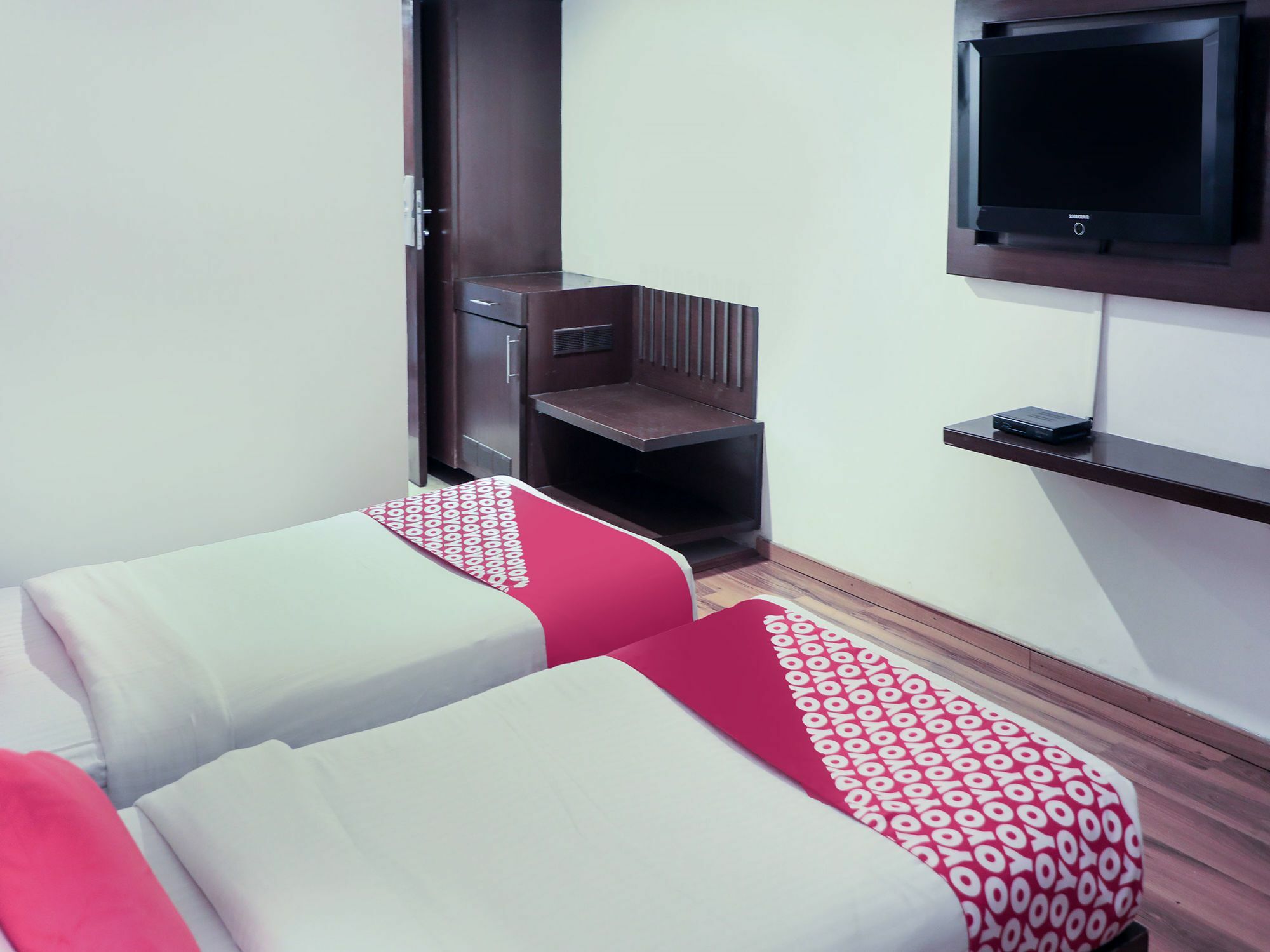 Hotel Oyo 914 Casa Luxurio Hyderabad