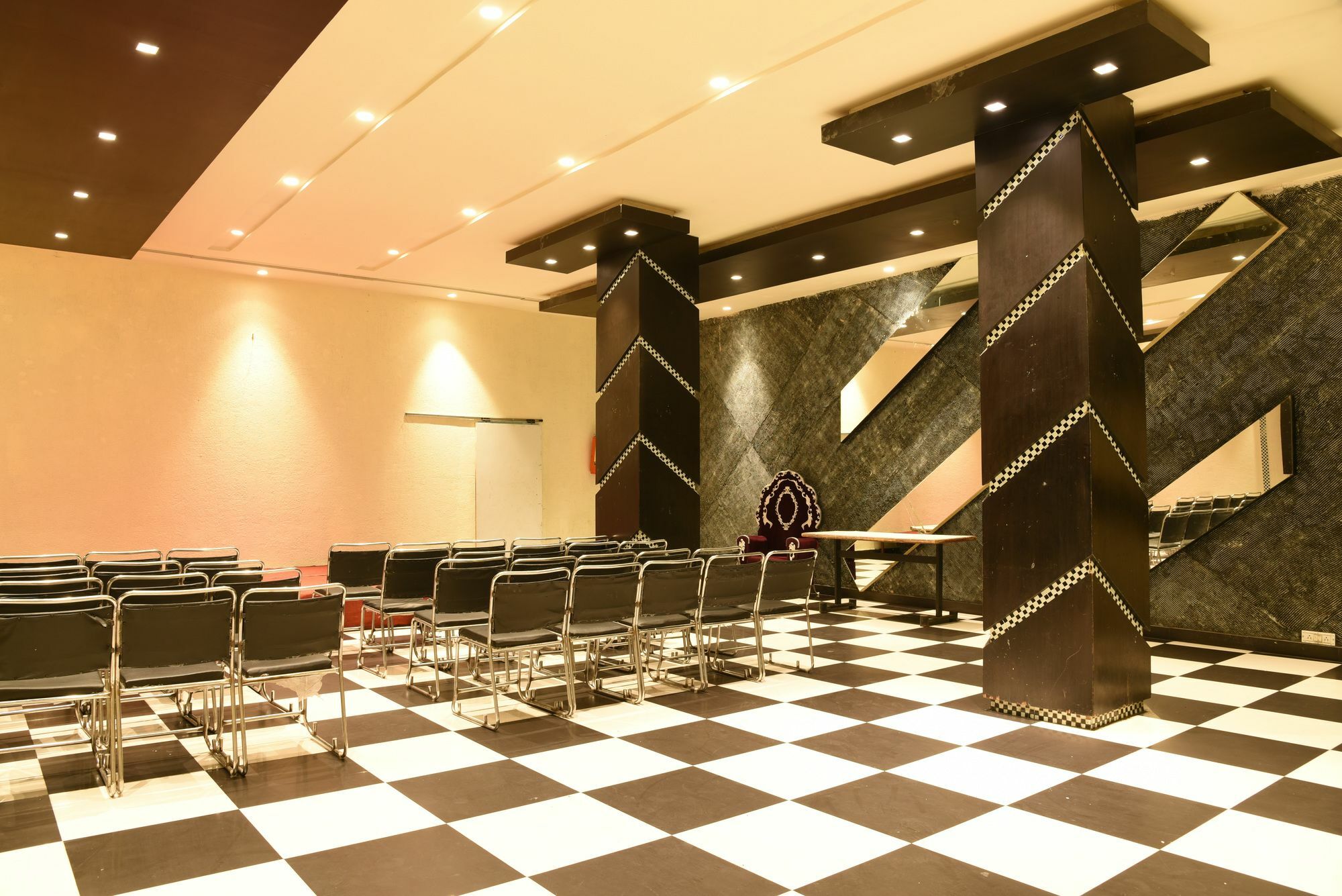 Treebo Trend Wood Bridge Hotel 3*