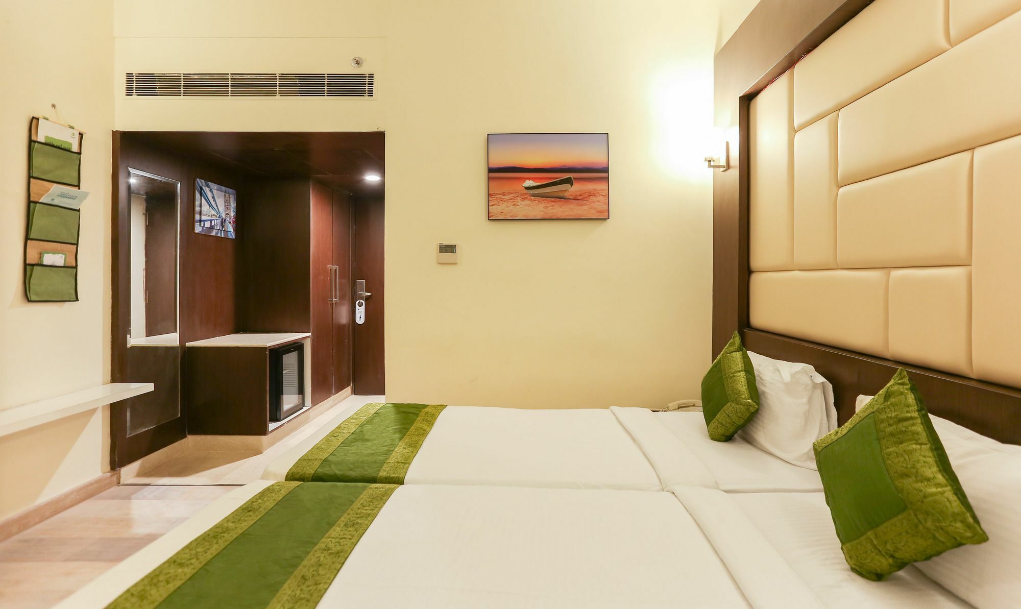 Hotel Treebo Trend Wood Bridge 3*