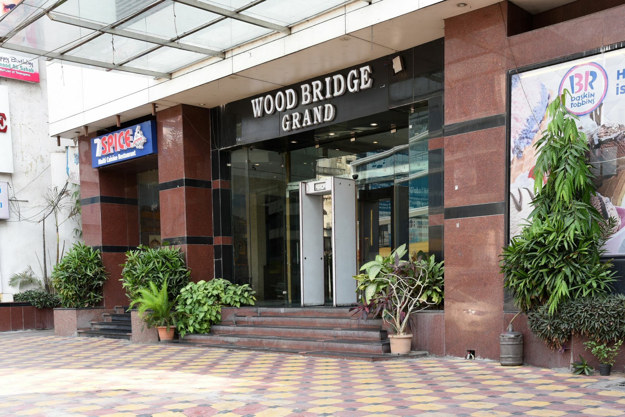 Hotel Treebo Trend Wood Bridge