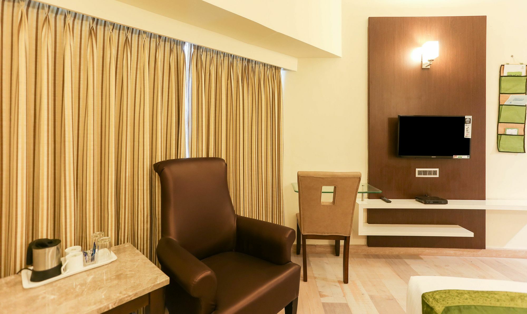 Hotel Treebo Trend Wood Bridge Hyderabad