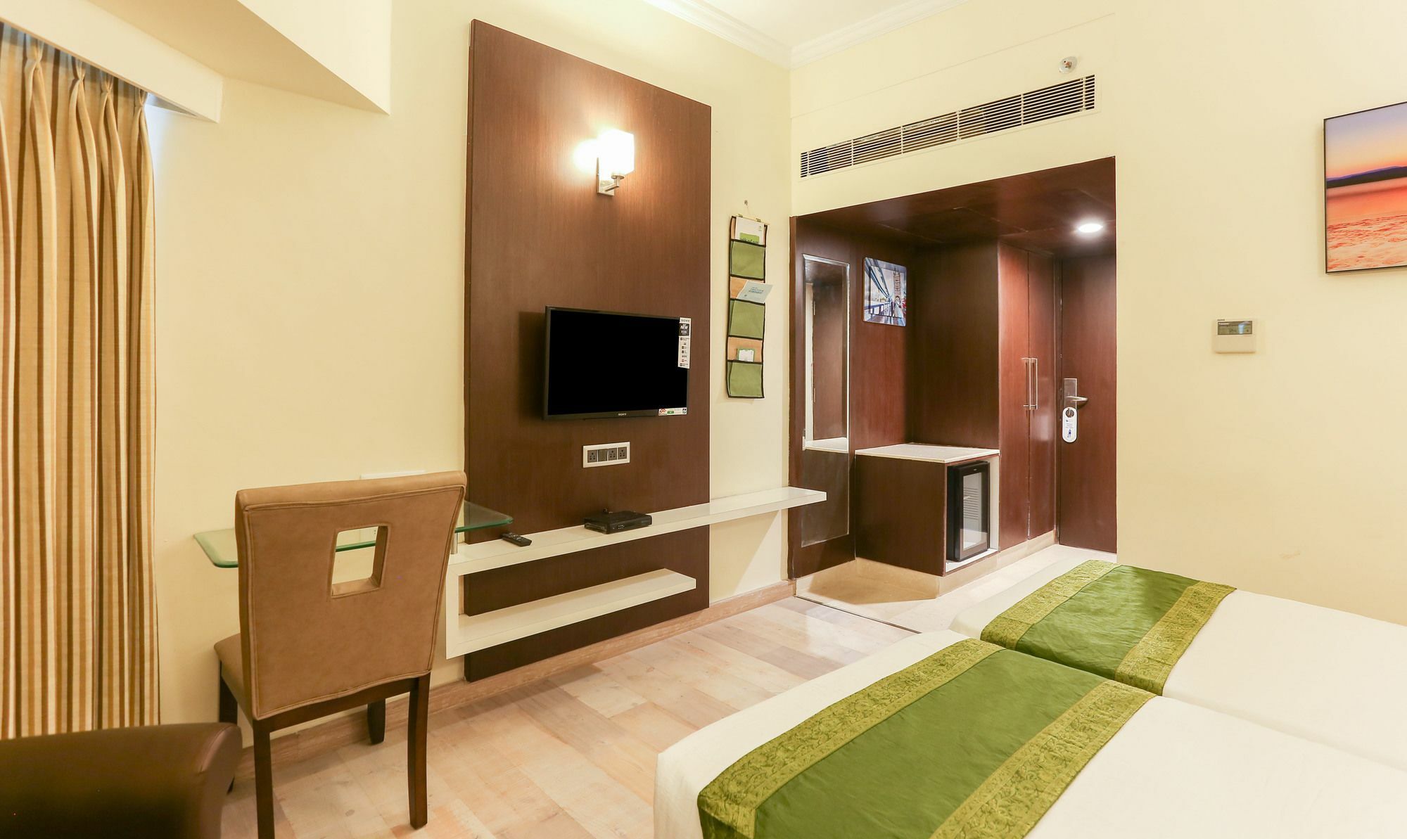 Treebo Trend Wood Bridge 3* Hyderabad