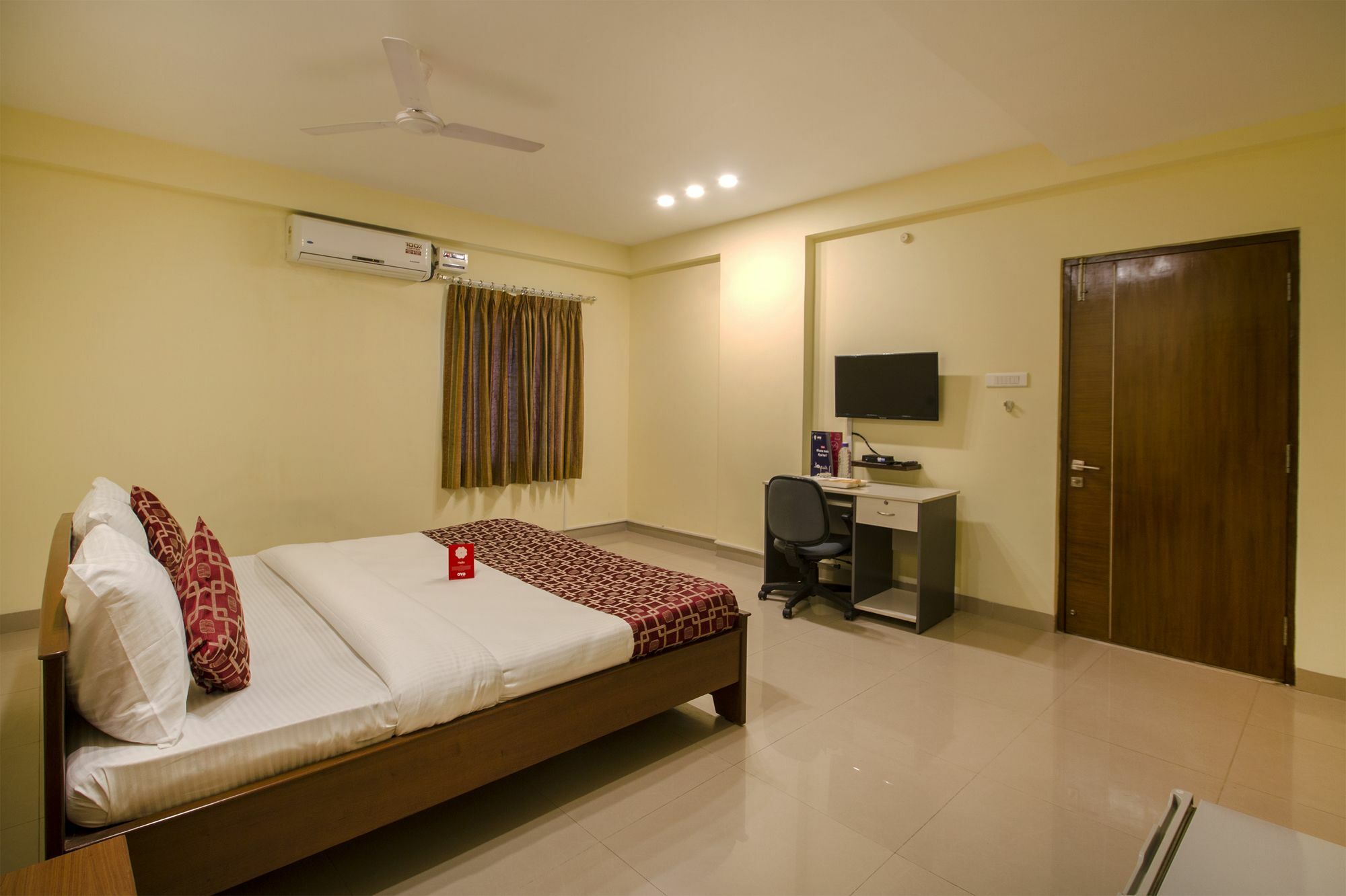 Oyo 2571 Nirvana Residencies Hotel 2*