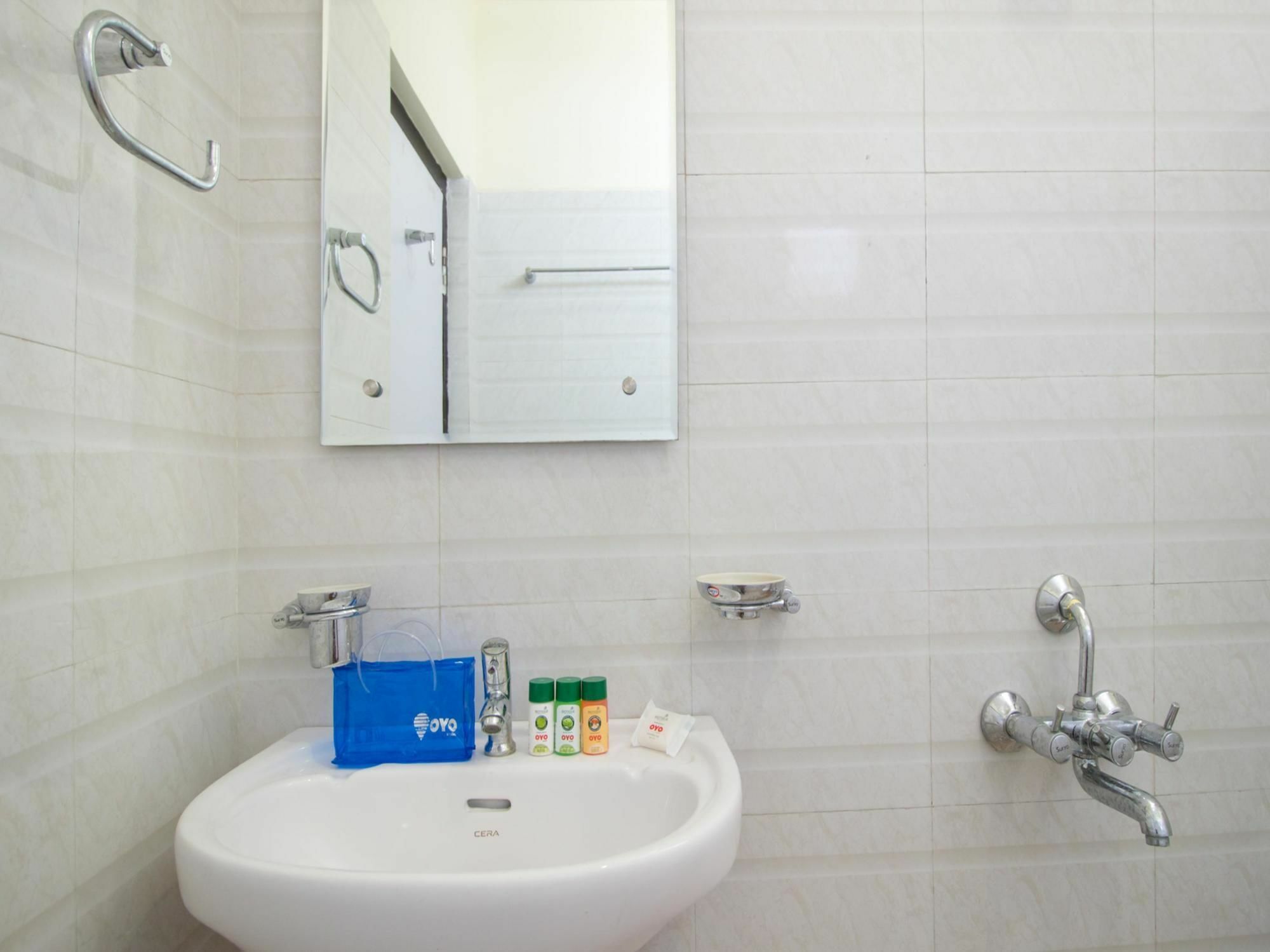 Hotel Oyo Premium Shamshabad Hyderabad