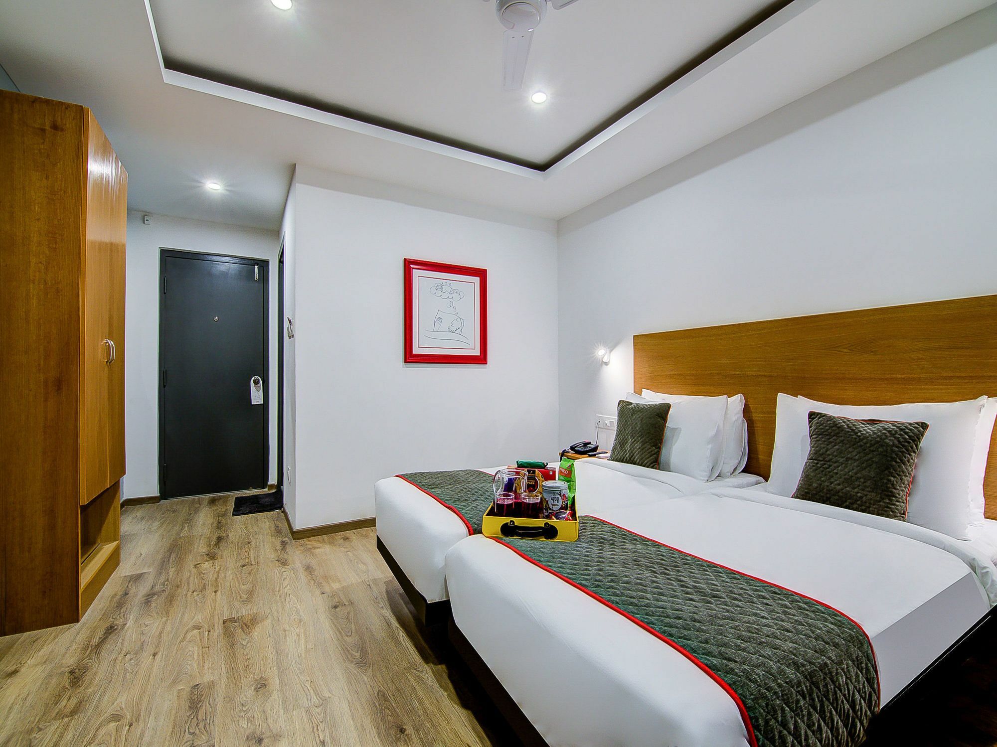 Oyo Townhouse 034 -halcyon Hitech Road