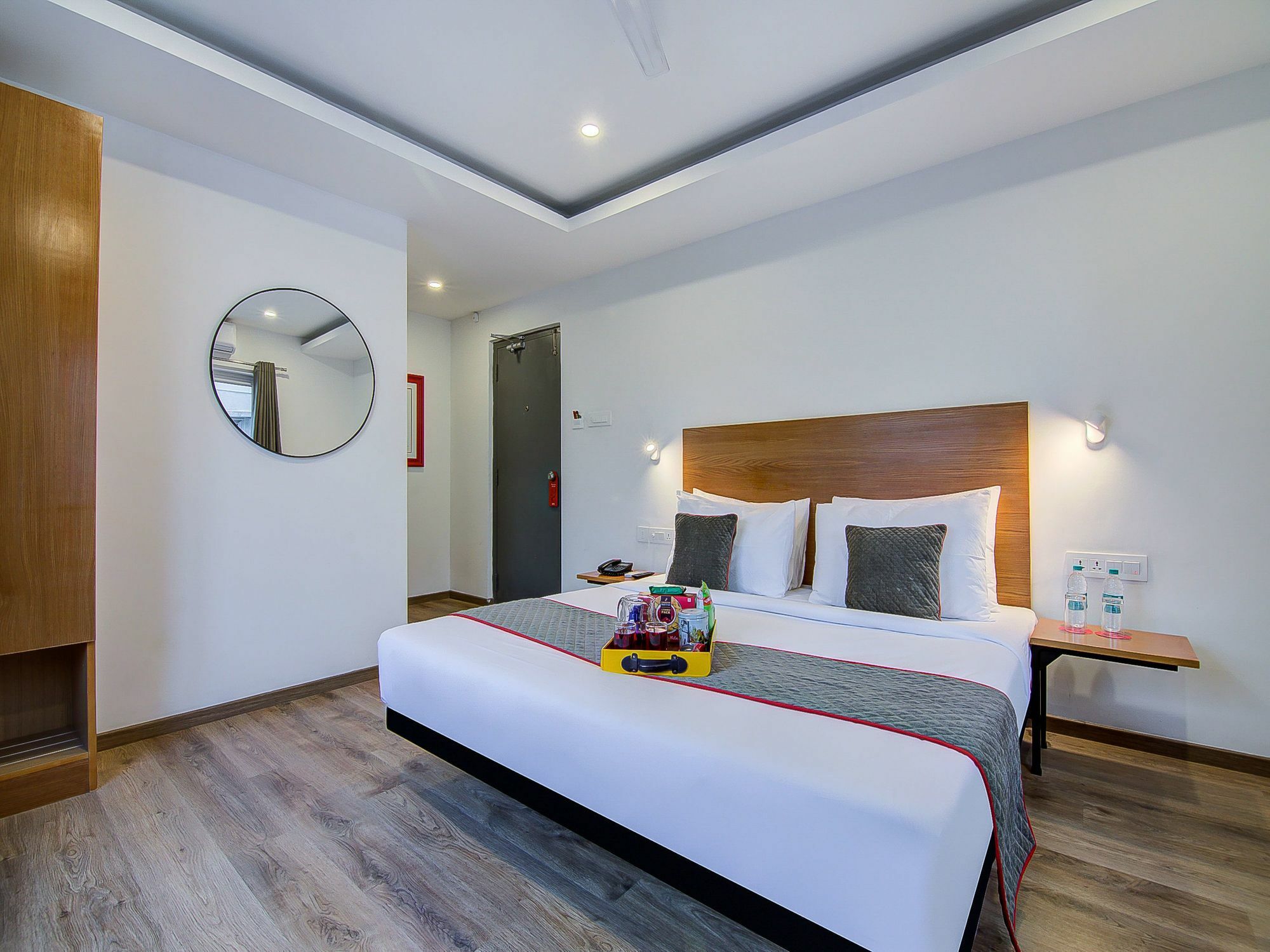 Oyo Townhouse 034 -halcyon Hitech Road 4* Hyderabad