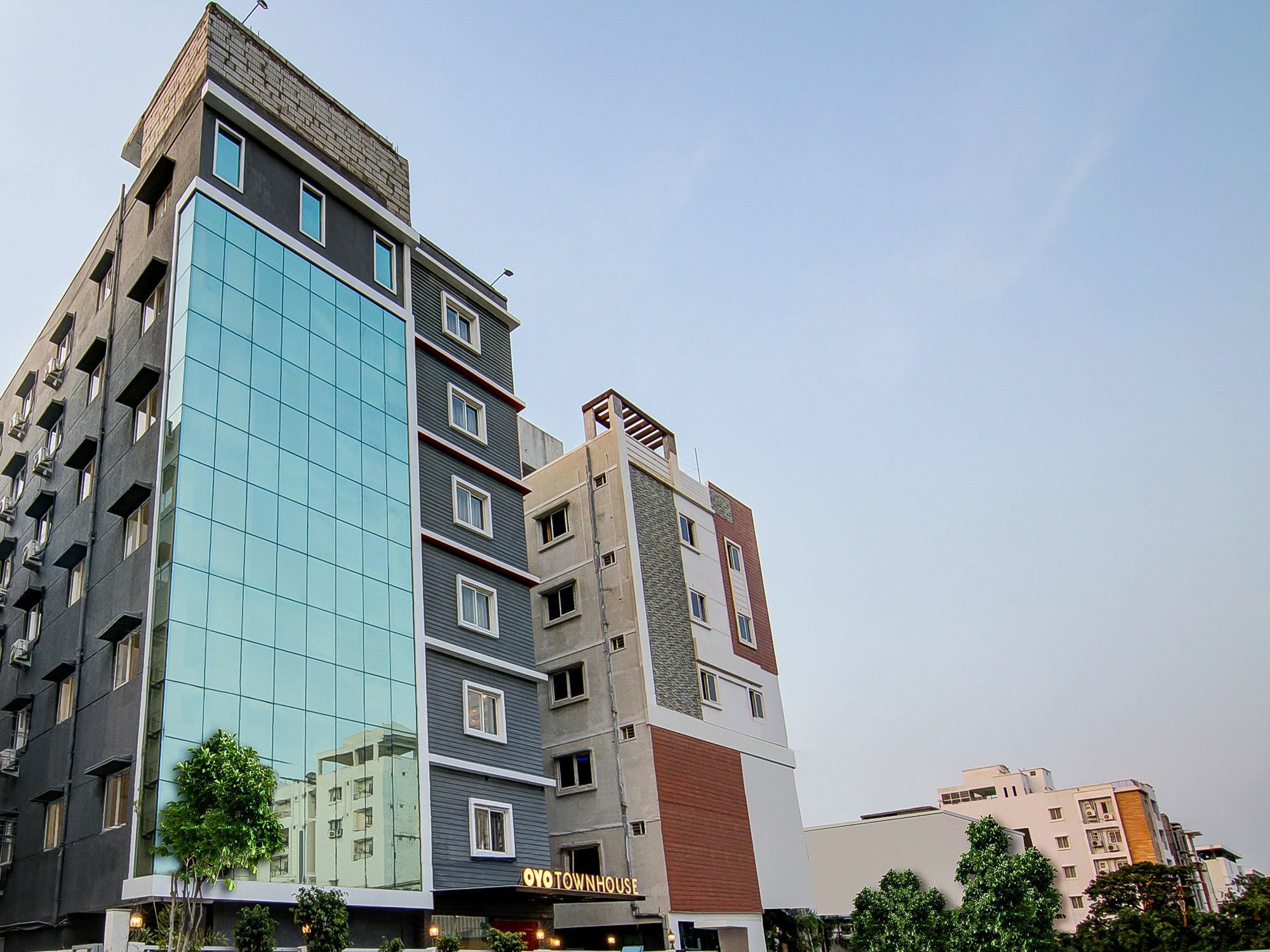 Oyo Townhouse 034 -halcyon Hitech Road Hotel 4*