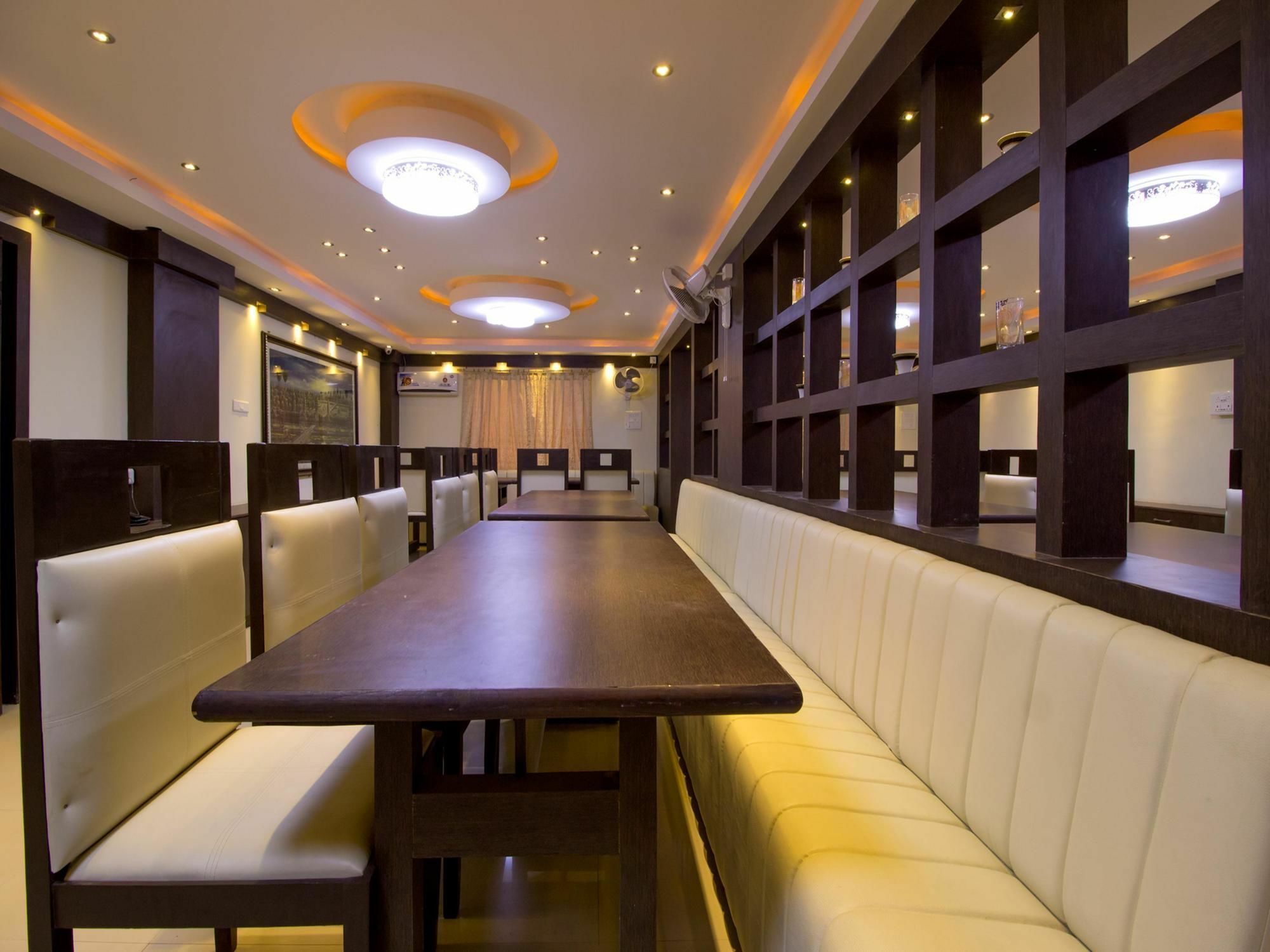 Oyo Premium Shamshabad Hotel