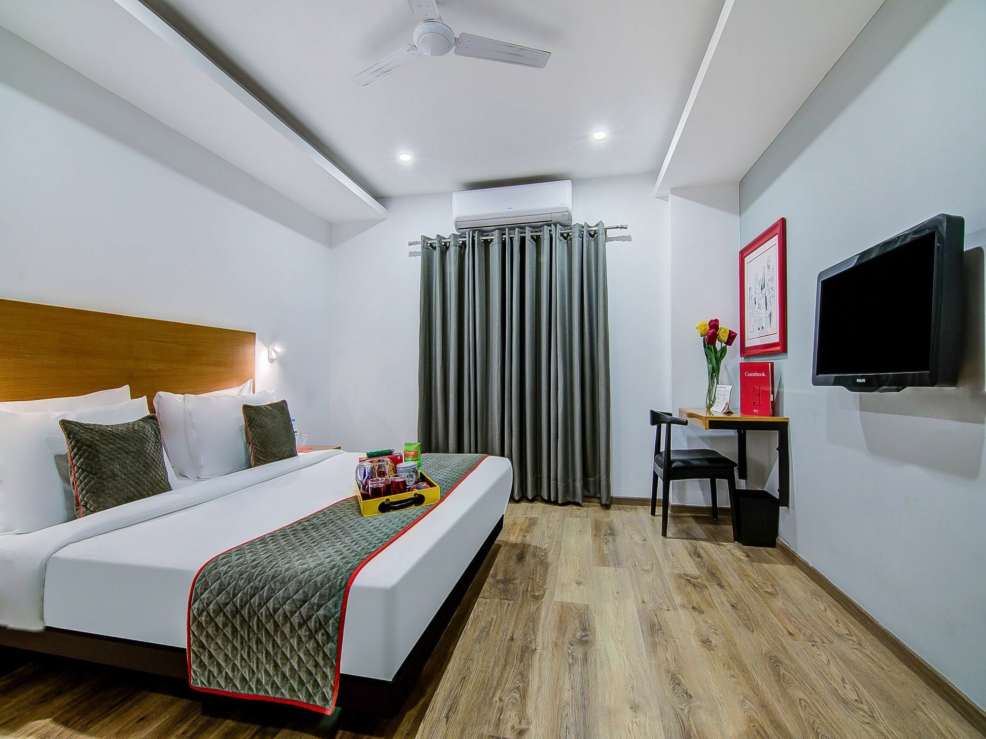 Oyo Townhouse 034 -halcyon Hitech Road Hotel