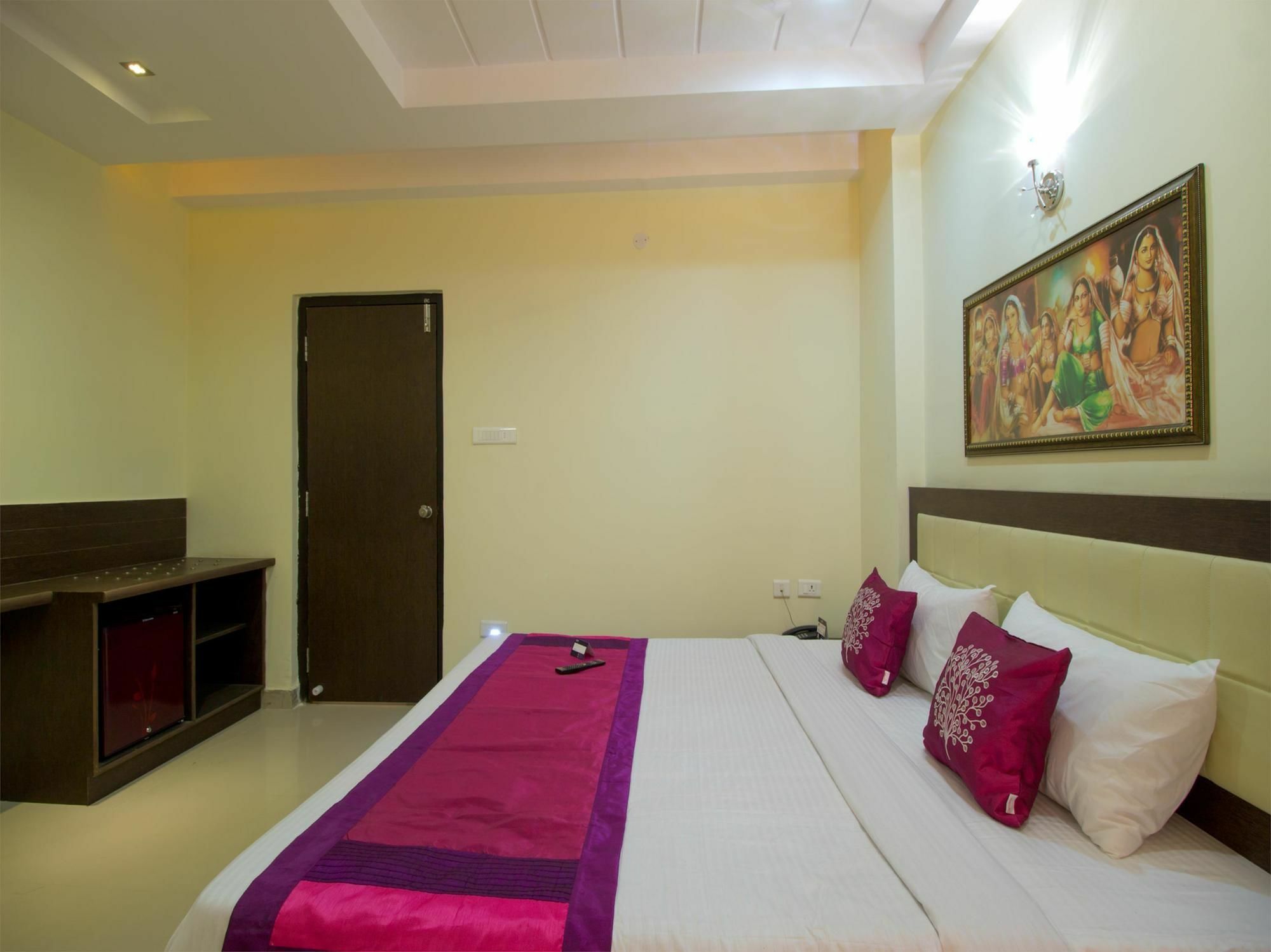 Hotel Oyo Premium Shamshabad 3*