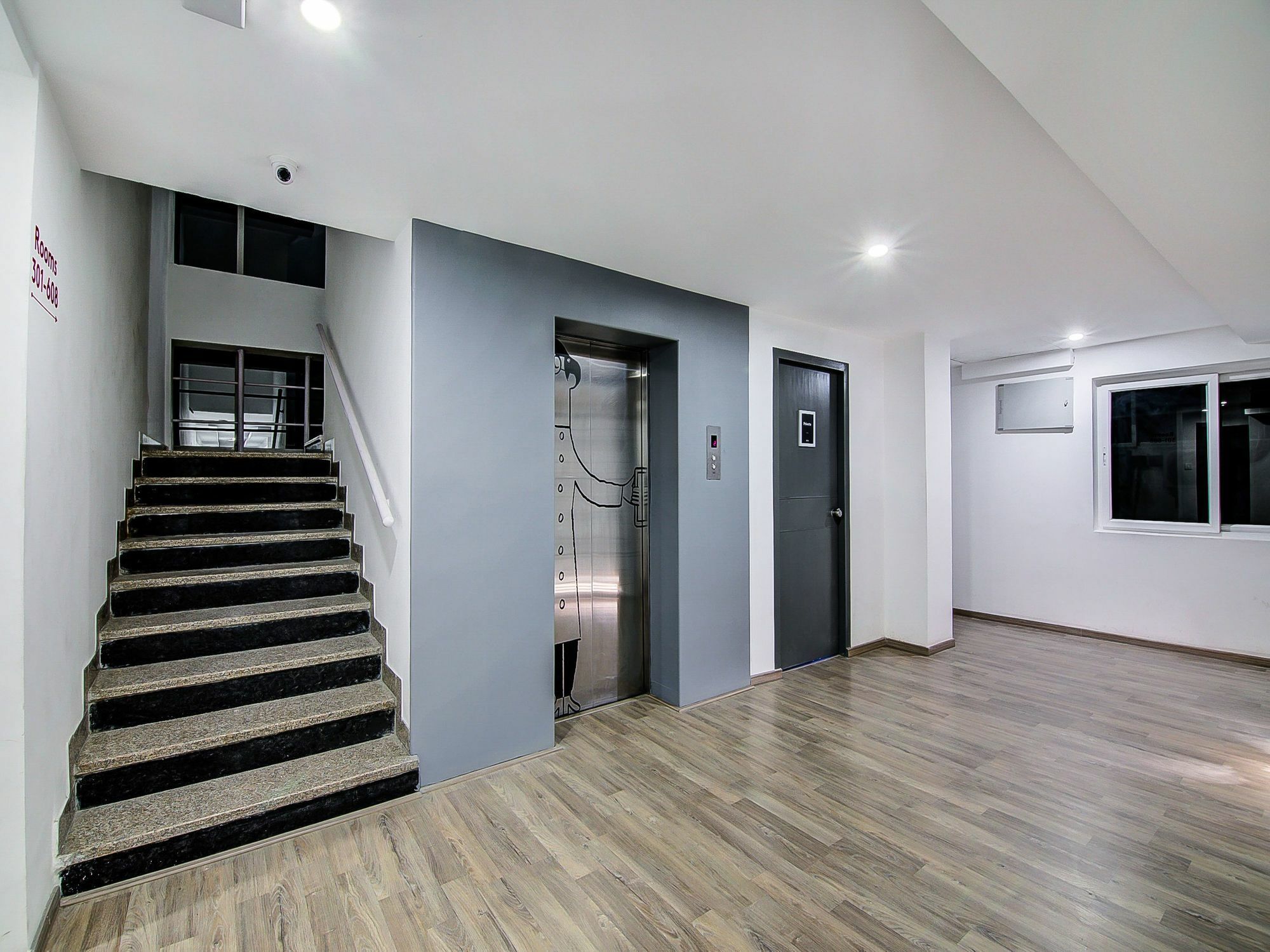 Oyo Townhouse 034 -halcyon Hitech Road 4* Hyderabad