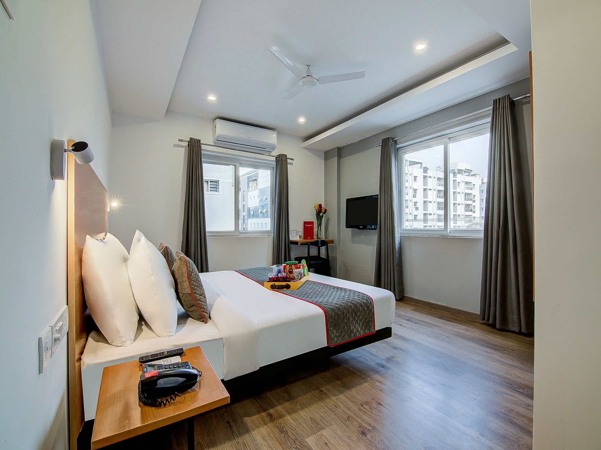 Oyo Townhouse 034 -halcyon Hitech Road Hotel 4*